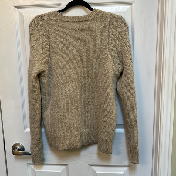 Gorgeous Rare Limited Edition Banana Republic cream and gold sweater. - Picture 3 of 7